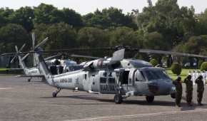 En 2011, la Marina recibió tres Blackhawks UH-60 de EU