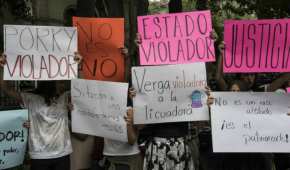 Mujeres protestando tras el amparo concedido a Diego Cruz