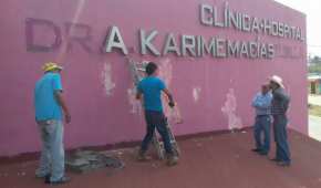 El nombre de la exprimera dama de Veracruz fue retirado de la fachada de un hospital en Coatzacoalcos