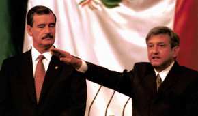 Durante la toma de protesta de Vicente Fox (como presidente) y AMLO como jefe de gobierno del DF