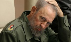 El entonces presidente Fidel Castro durante el VII Encuentro Internacional de Economistas sobre Globalización, en La Haba, Cuba