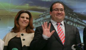 Karime Macías y su esposo Javier Duarte en una conferencia de la Cumbre Tajín, en 2013