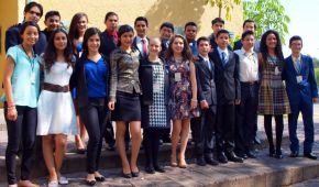 Los participantes del concurso juvenil de debate político en Michoacán