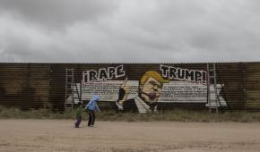 Trump prometió construir un muro en la frontera con México, ¿será está la solución a los sobornos?