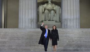 Donald Trump y su esposa Melania Trump durante una serie de actividades el jueves en Washington