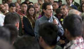 La visita del presidente al aeropuerto de la Ciudad de México causó diversas reacciones entre los repatriados