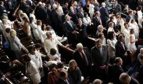 Anoche, durante el discurso de Trump, las legisladoras demócratas vistieron de blanco