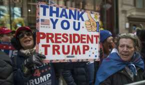 Seguidores del magnate le expresan su apoyo afuera de la Trump Tower, en Nueva York