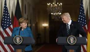 El presidente de EU evitó estrechar la mano de la alemana