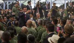 El presidente de México se reunió con militares, marinos y familiares de las fuerzas armadas