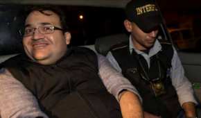 A pesar de las acusaciones en su contra, Javier Duarte no perdió la sonrisa