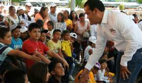 El candidato del PRD, Juan Zepeda, prometió un programa para erradicar la desnutrición en el Estado de México