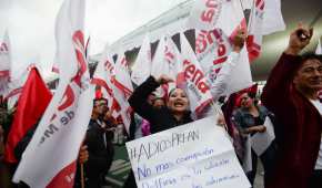 Afuera del IEEM, simpatizantes de Morena protestaron contra los candidatos del PRI y el PAN