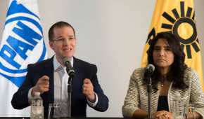 Los dirigentes nacionales del PAN, Ricardo Anaya, y del PRD, Alejandra Barrales