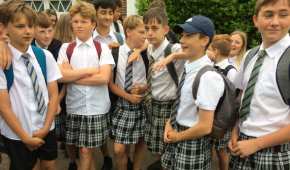 Jóvenes de la Academia Isca protestaron contra las reglas escolares