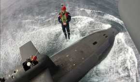 El presidente de Francia abordó un submarino nuclear al estilo de un agente 007