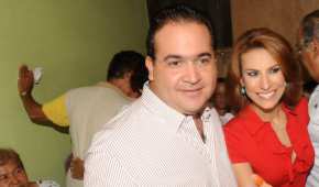 El exgobernador de Veracruz junto a su esposa, Karime Macías