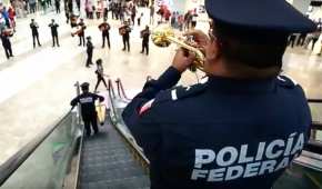 El mariachi de la Policía Federal tocó en una plaza de la capital