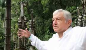López Obrador publicó un video desde el jardín surrealista de San Luis Potosí