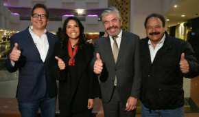 Salomón Chertorivski, Alejandra Barrales, Raúl Flores y Armando Ahued tras revelar los resultados de la encuesta del PRD