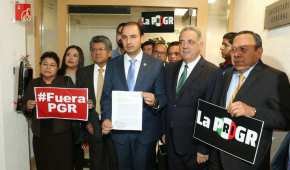 Una parte de la oposición política en México tacha a la PGR de ser un brazo político del PRI