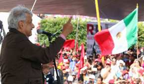 El aspirante de la coalición 'Juntos haremos historia' durante un mitin en Nezahualcóyotl