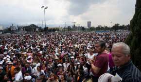 Simpatizantes de López Obrador llegando al evento