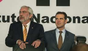 Enrique Graue, rector de la UNAM, junto a Lorenzo Córdova, consejero presidente del INE