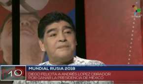 Maradona le tiende la 'mano de dios' a AMLO y lo felicita por ganar limpiamente la elección