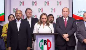 Claudia Ruiz Massieu (al centro) asumió la dirigencia del PRI tras la derrota electoral sufrida este 1 de julio