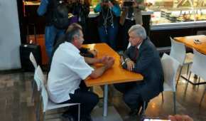 El presidente electo viajó a Monterrey a reunirse con empresarios y los obispos del país
