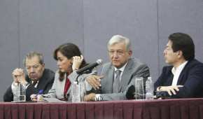 AMLO tuvo un encuentro con legisladores de Morena y les pidió no caer en las tentaciones del poder
