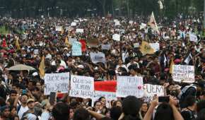 Miles de estudiantes protestan por la violencia que se vive en la UNAM