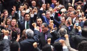 La bancada de Morena celebra la instalación del nuevo Congreso