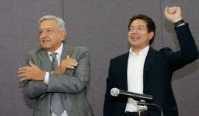 Andrés Manuel López Obrador, presidente electo, y el coordinador de Morena en San Lázaro, Mario Delgado