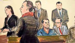Joaquín 'el Chapo' Guzmán (de azul) durante una audiencia previo a su juicio en Nueva York
