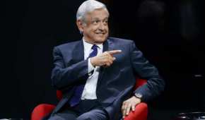 López Obrador se presentó ante 7 periodistas en Televisa