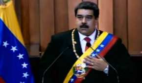 El venezolano juramentó para estar al frente del gobierno hasta el 2015