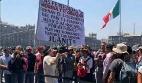 Rafael Acosta  'Juanito' este lunes, afuera de Palacio Nacional