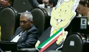 El legislador de Morena que aprovechó su lugar para dormir