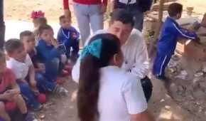 Un alcalde de Morena fue captado mientras le decía a una niña que tenía una "espantosa obesidad"
