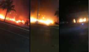 El lote de autos que fue incendiado en Cancún este miércoles por la noche