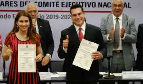 Tras el triunfo en la elección interna, 'Alito' Moreno recibió su constancia