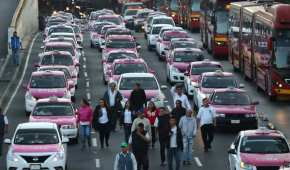 Taxistas salieron a la Ciudad de México para marchar y exigir la desaparición de apps como Uber