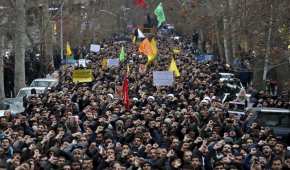 Miles salieron a las calles para protestar por la muerte del general