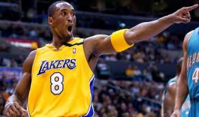 Bryant jugó con el número 8 y 24 en los Lakers, equipo con el que pasó a ser una leyenda del básquetbol