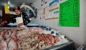 Los mexicanos pagamos más dinero por pescado que tiene hasta 50% de hielo