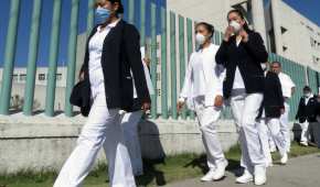 México necesita 6 mil médicos y 12 mil enfermeras para atender a personas contagiadas de COVID-19