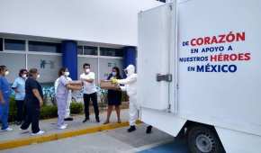 Los trabajadores de Bimbo acudne a los hospitales para entregar el lunch