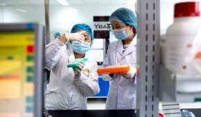 Científicos chinos están por comenzar la segunda fase para la elaboración de una vacuna contra COVID-19